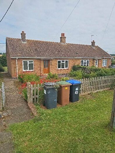 2 Bedroom Semi-Detached Bungalow To Rent In Litchborough Road, Farthingstone, NN12