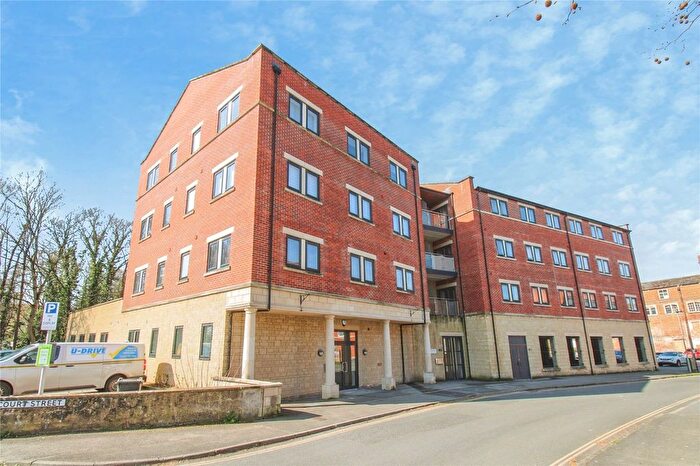 2 Bedroom Flat For Sale In Fortescue House, Court Street, BA14