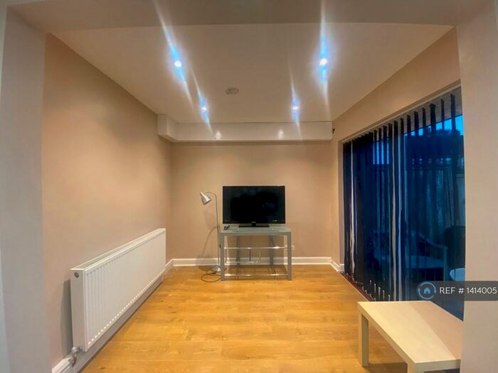 1 Bedroom Flat To Rent In Thirlmere Close, Coventry, CV4