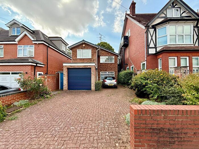 4 Bedroom Detached House For Sale In Lansdowne Road, New Bedford Road Area, Luton, Bedfordshire, LU3