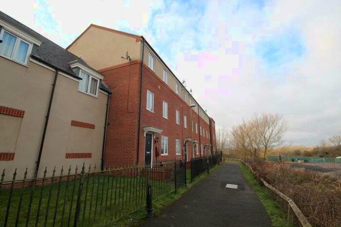 Property To Rent In Longhorn Avenue, Gloucester, GL1