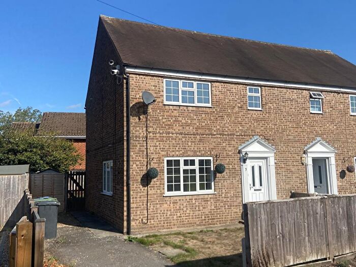 3 Bedroom Semi-Detached House To Rent In Treadaway Road, Flackwell Heath, HP10