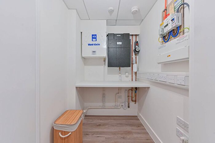 3 Bedroom Flat For Sale In Kidbrooke Village, Kidbrooke, SE3