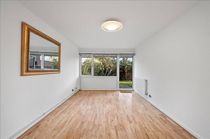 1 Bedroom Apartment To Rent In Rosedene, Christchurch Avenue, London, NW6