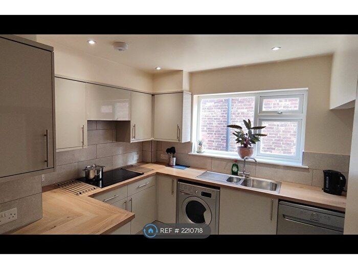 6 Bedroom Detached House To Rent In Brailsford Road, Nottingham, NG7