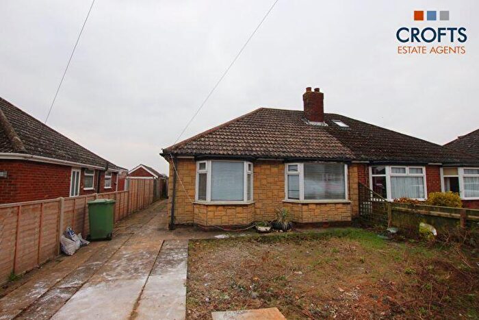 3 Bedroom Semi-Detached Bungalow To Rent In Thornton Place, Immingham, DN40