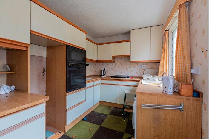 2 Bedroom Semi-Detached House For Sale In Summerleaze Road, Maidenhead, SL6