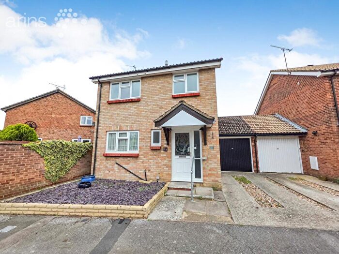 3 Bedroom Link Detached House For Sale In Ilfracombe Way, Lower Earley, Reading, RG6