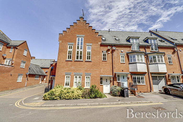 3 Bedroom Duplex For Sale In Greensleeves Drive, Warley, CM14