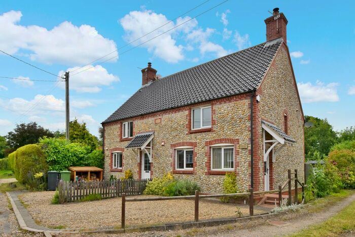 3 Bedroom Semi-Detached House To Rent In The Street, Aylmerton, Norwich, NR11