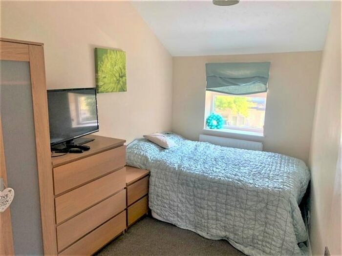 3 Bedroom Detached House To Rent In Henfield Road, Wimbledon, London, SW19