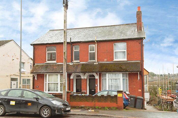 1 Bedroom Flat For Sale In West Wycombe Road, High Wycombe, HP12