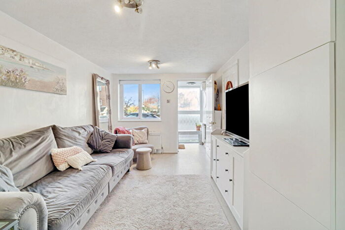 1 Bedroom Maisonette For Sale In Franklin Way, Croydon, CR0