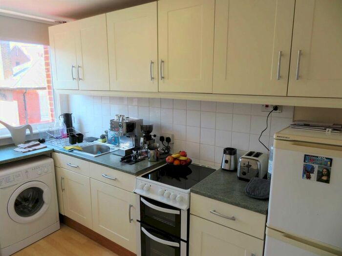 1 Bedroom Flat To Rent In Dean Court, Canterbury, CT1