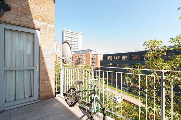 2 Bedroom Flat To Rent In Elmfield Way, London, W9