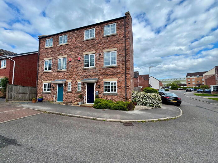 4 Bedroom Town House For Sale In Inchburn Crescent, Penistone, Sheffield, S36
