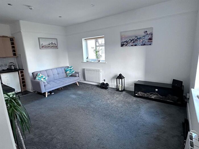 Studio For Sale In Hurst Road, Eastbourne, BN21