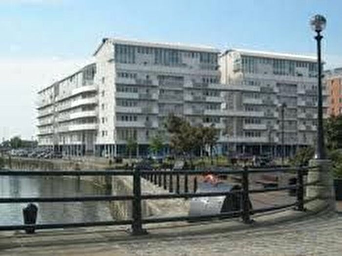 2 Bedroom Flat To Rent In Royal Quay, Liverpool, L3