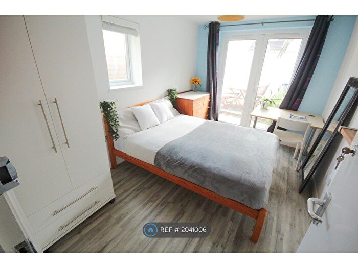 5 Bedroom Terraced House To Rent In Telephone Road, Southsea, PO4