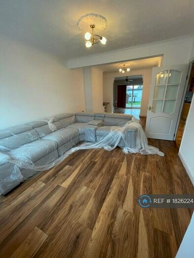 3 Bedroom Terraced House To Rent In Romford, Romford, RM7