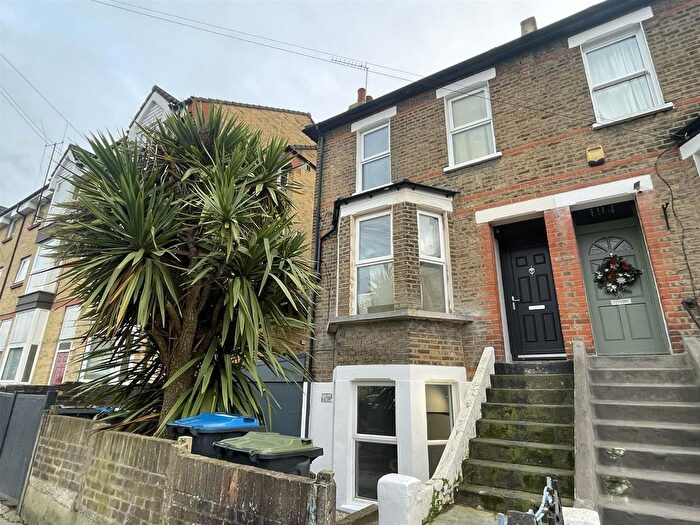 1 Bedroom Flat To Rent In Moffat Road, Thornton Heath, CR7