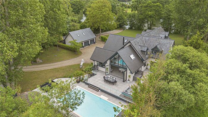 5 Bedroom Detached House For Sale In The Warren, Caversham, Reading, RG4