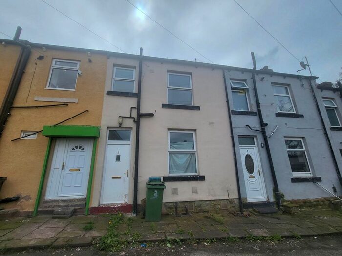 1 Bedroom Terraced House To Rent In Charles Street, Dewsbury, WF13