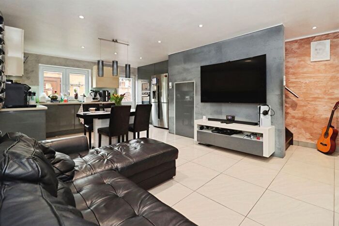 3 Bedroom Semi Detached House For Sale In Avonvale Road, Bristol, BS5