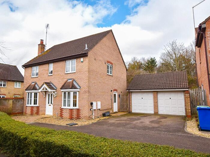 4 Bedroom Detached House For Sale In Coulthard Close, Towcester, NN12