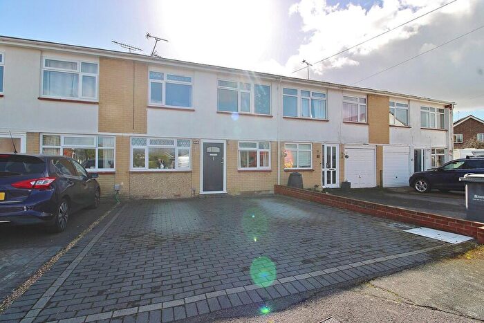 4 Bedroom Terraced House For Sale In Charlesworth Gardens, Waterlooville, PO7