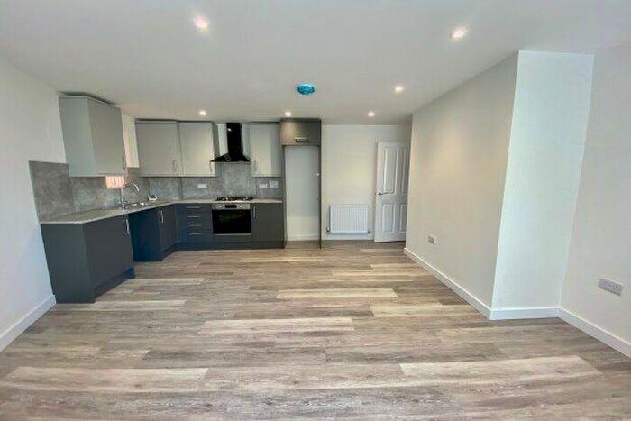 2 Bedroom Flat To Rent In Peach Court, Gosport, PO13