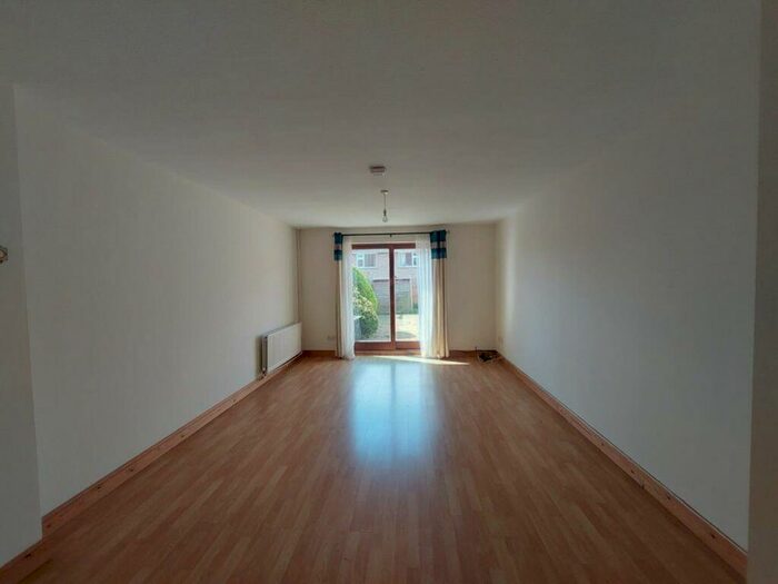 2 Bedroom Town House To Rent In School House Close, Anstey