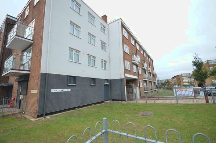 3 Bedroom Maisonette To Rent In Hamlets Way, London, E3