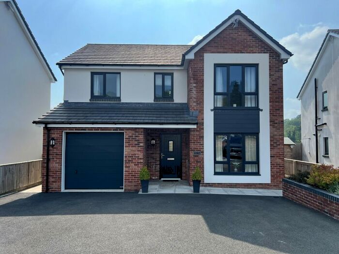 4 Bedroom Detached House For Sale In Drefach, Llanelli, Carmarthenshire., SA14