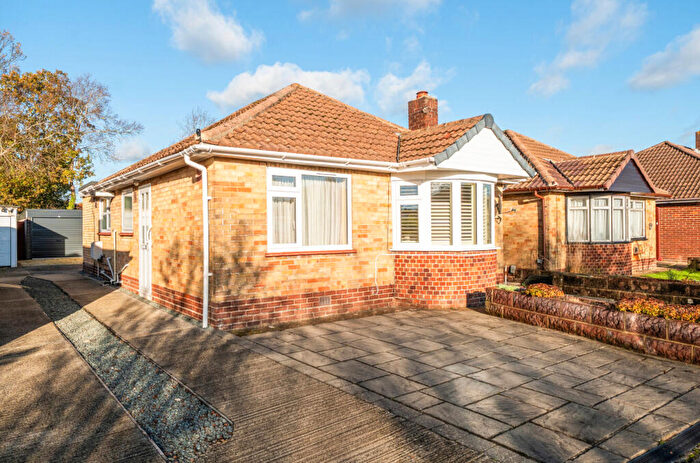 2 Bedroom Bungalow For Sale In Oak Road, Fareham, Hampshire, PO15