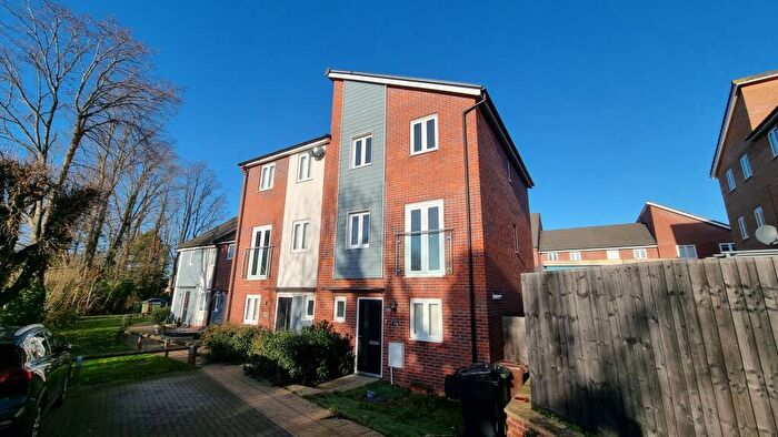 5 Bedroom End Of Terrace House To Rent In Brook Street East, Wellingborough, NN8
