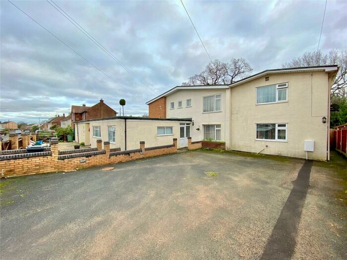 5 Bedroom Link Detached House For Sale In Birchall Avenue, Matson, Gloucester, Gloucestershire, GL4