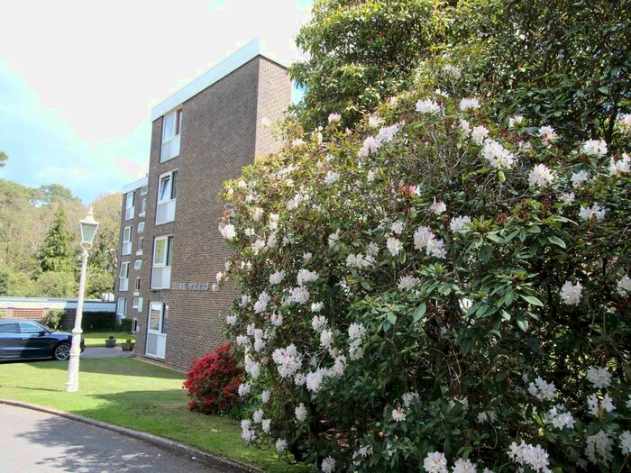 2 Bedroom Flat To Rent In Beach Road, Branksome Park, Poole, BH13