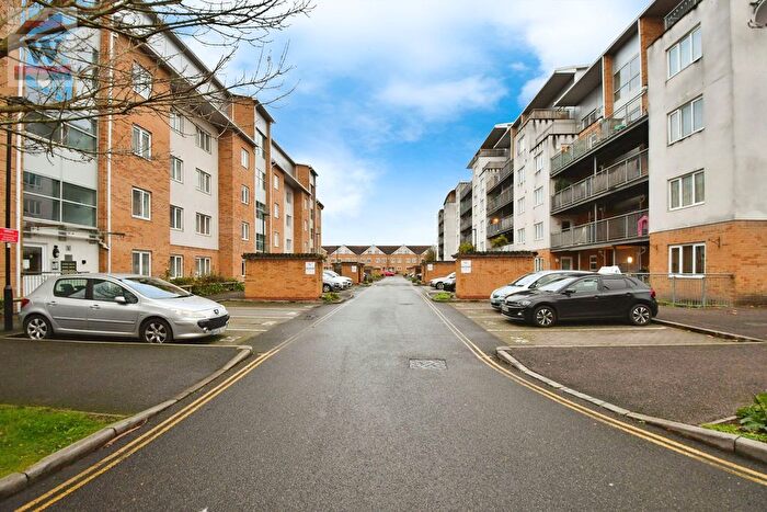 2 Bedroom Flat To Rent In Primrose Place, Isleworth, TW7