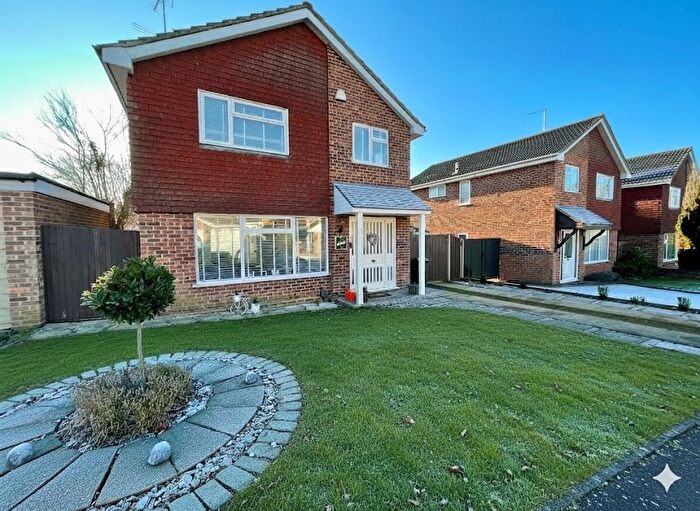 4 Bedroom Detached House For Sale In Old Bedford Road, Luton, LU2