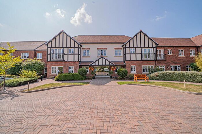 1 Bedroom Apartment For Sale In Four Ashes Road, Bentley Heath, B93