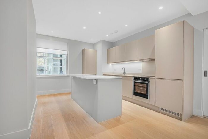 2 Bedroom Flat To Rent In Marylebone High Street, London, W1U