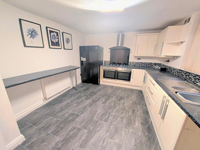 4 Bedroom Terraced House To Rent In Highfield Lane, Birmingham, B32