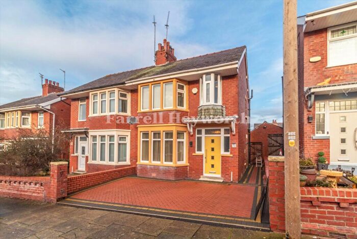 3 Bedroom Semi Detached House For Sale In Ingleway Avenue, Blackpool, FY3