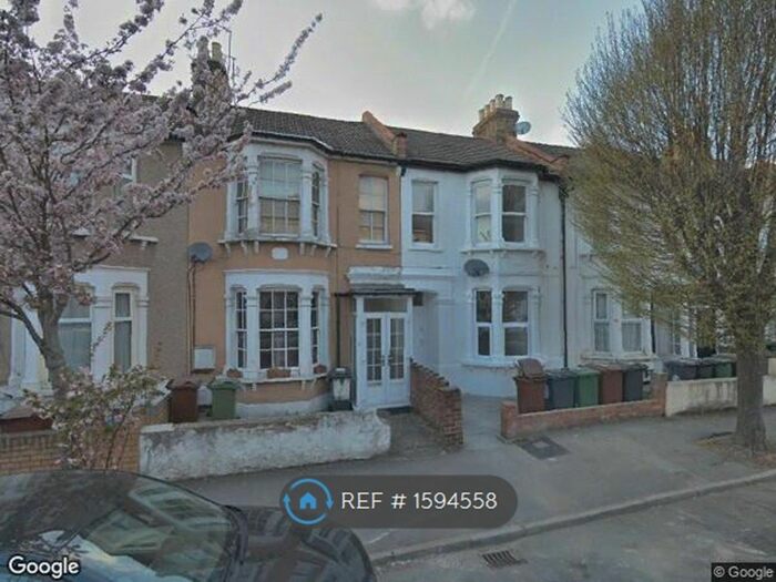 2 Bedroom Flat To Rent In Claude Road, Leyton, E10