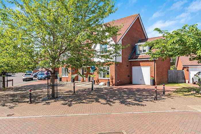 4 Bedroom Semi-Detached House For Sale In Bateson Drive, Leavesden, Watford, Hertfordshire, WD25