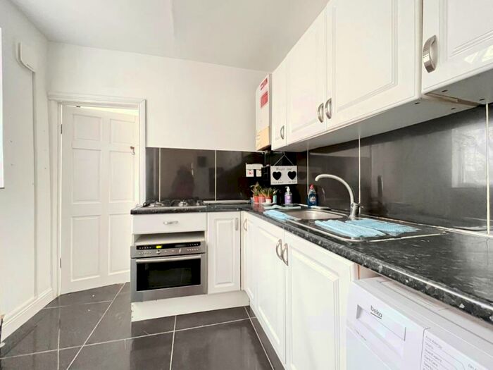 1 Bedroom Ground Maisonette To Rent In Heather Park Drive, Wembley, HA0