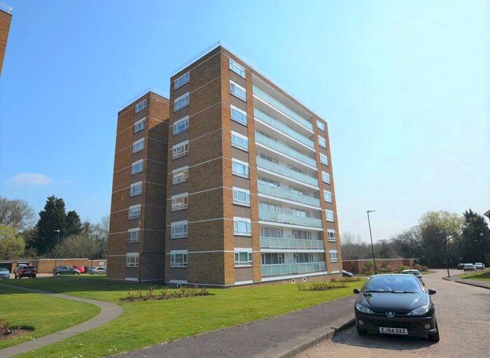 3 Bedroom Apartment To Rent In Uxbridge Road, Hatch End, HA5