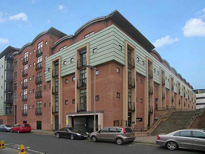 2 Bedroom Apartment For Sale In Curzon Place, Gateshead, Tyne And Wear, NE8