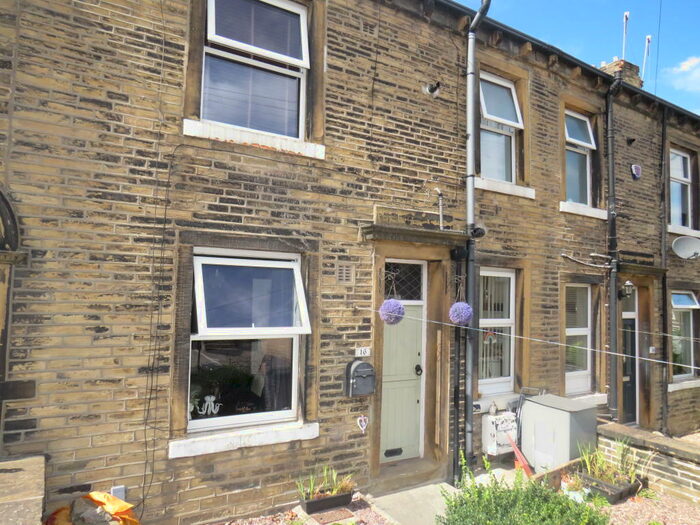 2 Bedroom House To Rent In Newcombe Street, Elland, HX5